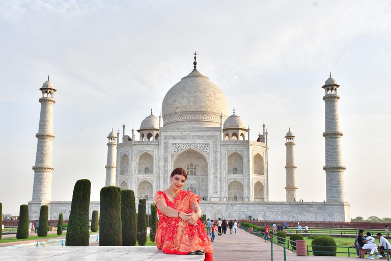Private 6-Day Golden Triangle & Udaipur Luxury Tour Car + Guide + Monuments Tickets + 3 Star Accommodation
