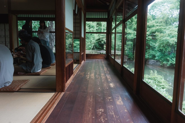 Tokio: SAKURA Wagashi y prueba de té en un jardín japonés