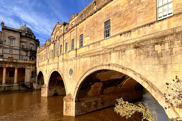 Private Tour to Stonehenge, Bath and The Cotswolds