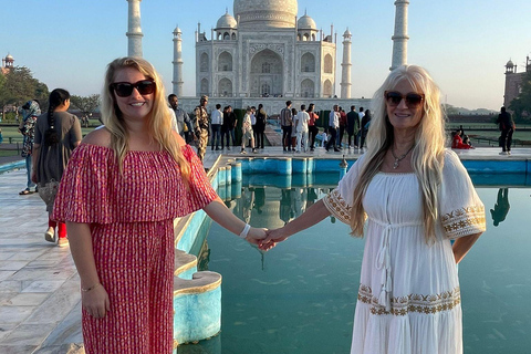 Agra: Taj Mahal Sunrise Walking Tour with Hotel Pickup Private Guided Tour without Entry Tickets and Breakfast