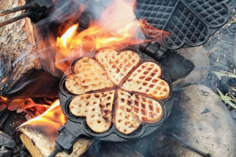 Oslo: Scenic Forest Walk with Coffee and Bonfire Waffles