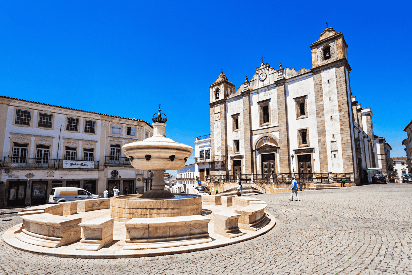 From Lisbon: Évora + Chapel of Bones + Monsaraz + Alentejo Wines