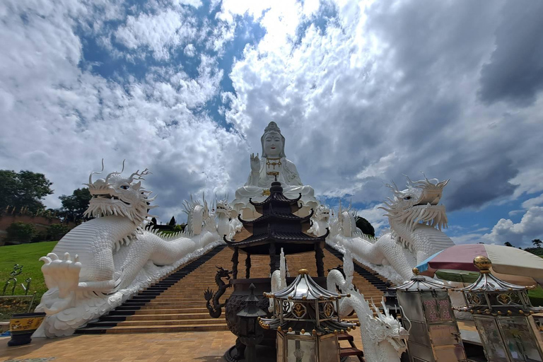 Chiang Rai: Explore 3 Highlight Temples (White, Blue, Red) Meeting Point: Wat Phra Singh (Hotels Outside Pickup Area)