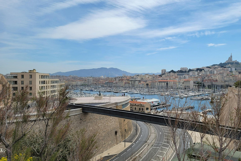 Promenades artistiques à Marseille : Le Panier et au-delàBalade artistique à Marseille : Le Panier et au-delà