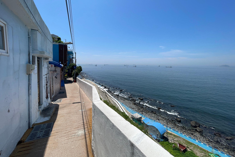Busan: City Tour of 3 Historic Neighborhoods by Public Bus