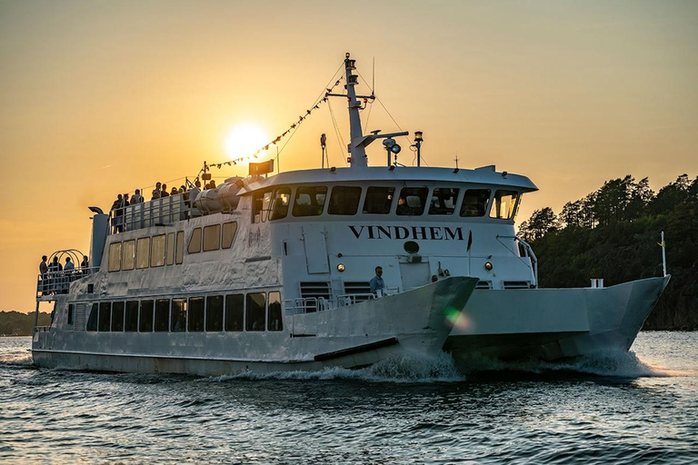 Stockholm: All-You-Can-Eat Shrimp/Tacos Cruise & Live Music