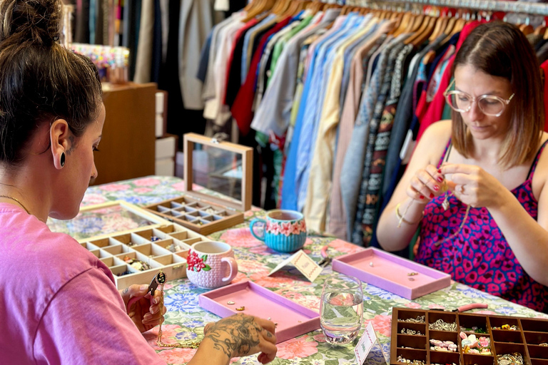 Cholet: Workshop zur Herstellung von Charme-HalskettenCholet: Workshop zum Erstellen von Halsketten mit Charms