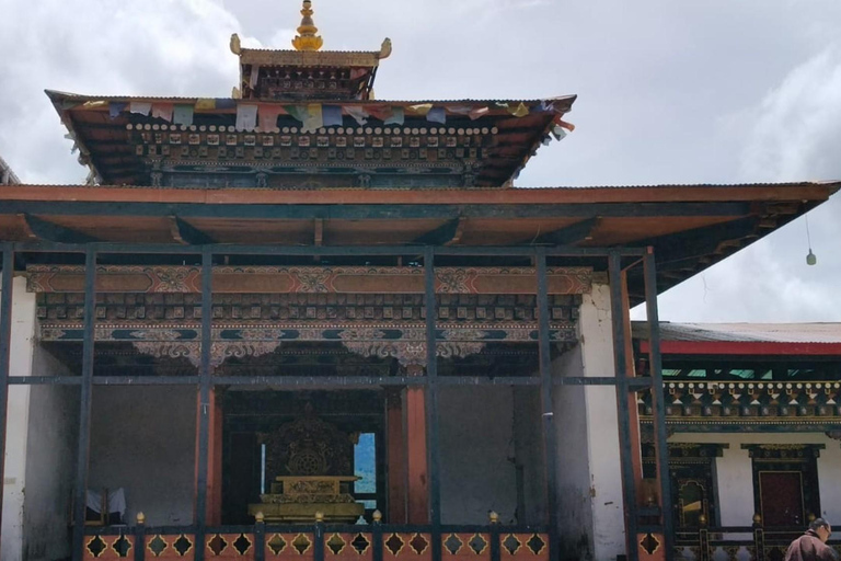 7-Days in Bhutan with River Rafting, Farm Lunch & Stone Bath