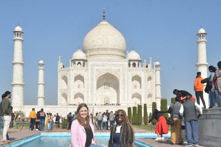 Agra: Wycieczka bez kolejki do Taj Mahal z opcjonalnym tuk tukiemWycieczka z przewodnikiem po Taj Mahal i Tuk Tukiem