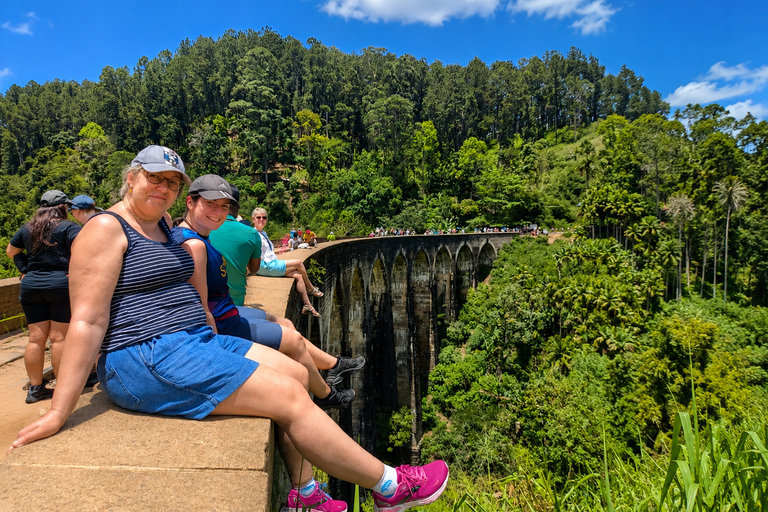 Ella: Hidden Trails Tuk-Tuk Tour with Waterfalls