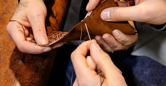 Florence: 45-Min Workshop to Make & Keep a Leather Wallet