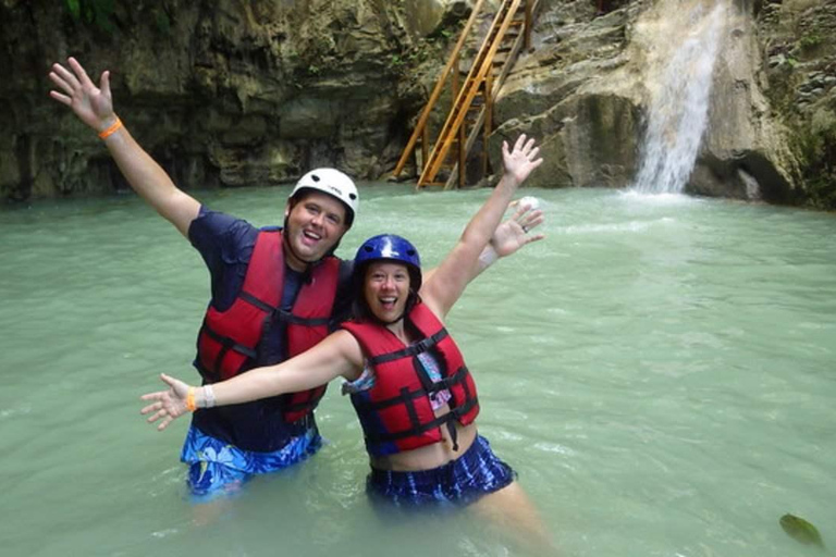 Privé: wandeltocht naar de Damajagua-watervallen en lunchPrivé: wandeltocht naar de watervallen van Damajagua en lunch