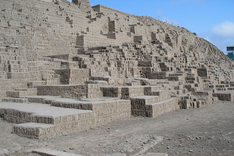 From Lima: Miraflores + Huaca Pucllana Tour