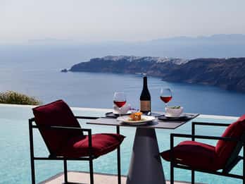 Imerovigli: degustazione di vini premium con vista sulla Caldera e sul mare