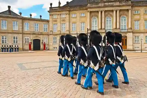Palazzo di Amalienborg, Nyhavn, Frederiks Kirke, tour di Copenaghen