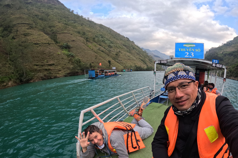 Ha Giang Loop - Na Hang Lake Boat trip 4 Days Motorbike tour Easy Rider