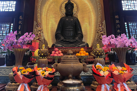 Shanghai Fitness & Culture Tour with Gym, Jade Buddha Temple