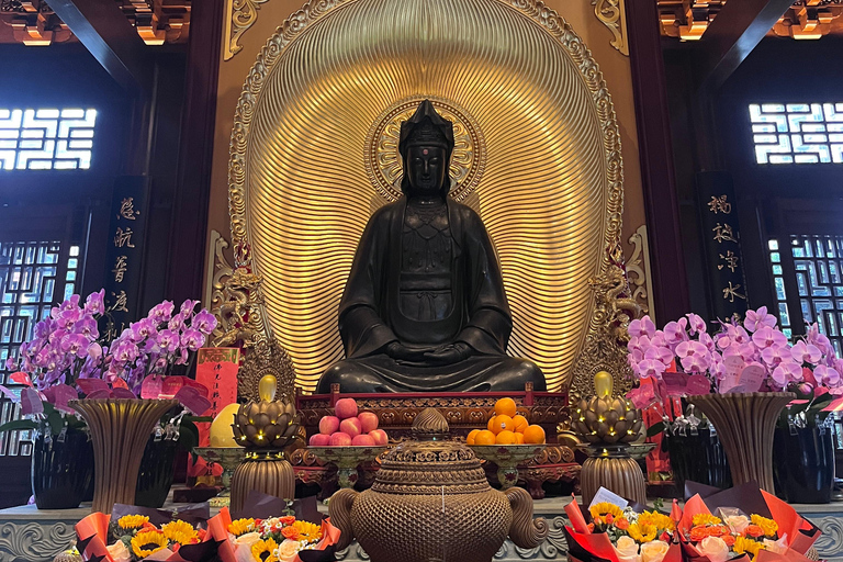 Shanghai Fitness & Culture Tour with Gym, Jade Buddha Temple