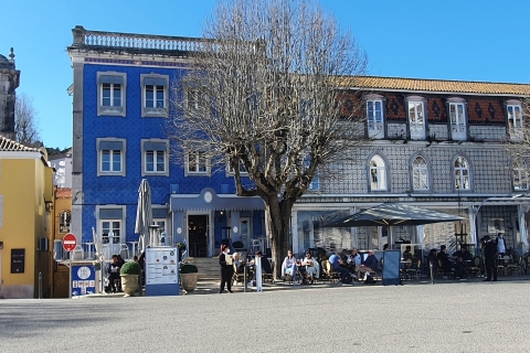 Depuis Lisbonne : Excursion d'une journée au Palais de Pena, à Sintra et à CascaisDécouvrez les incroyables palais de Sintra et Cascais au bord de l'océan