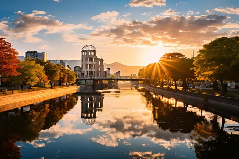 Osaka/Kyoto: Hiroshima&Miyajima Private Tour Luxury Vehicle