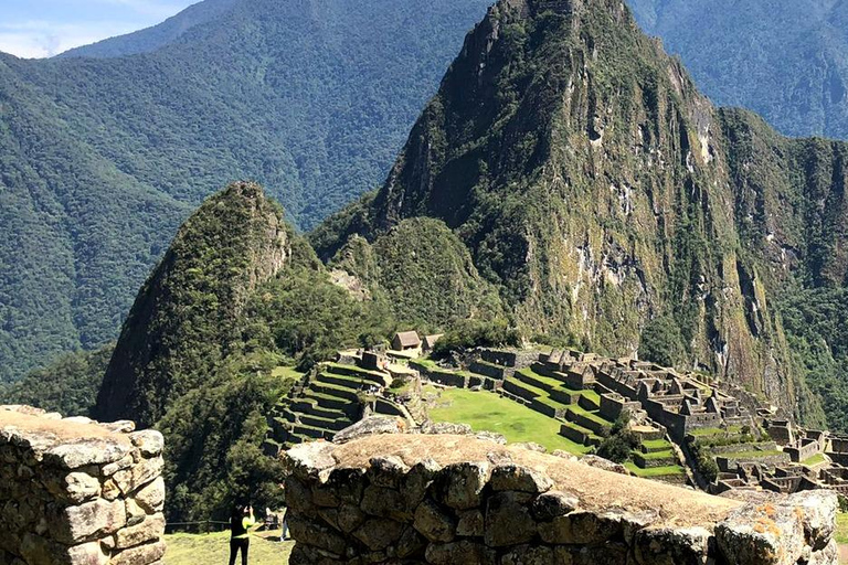 From Cusco: Machu Picchu Private Tour with Transportation