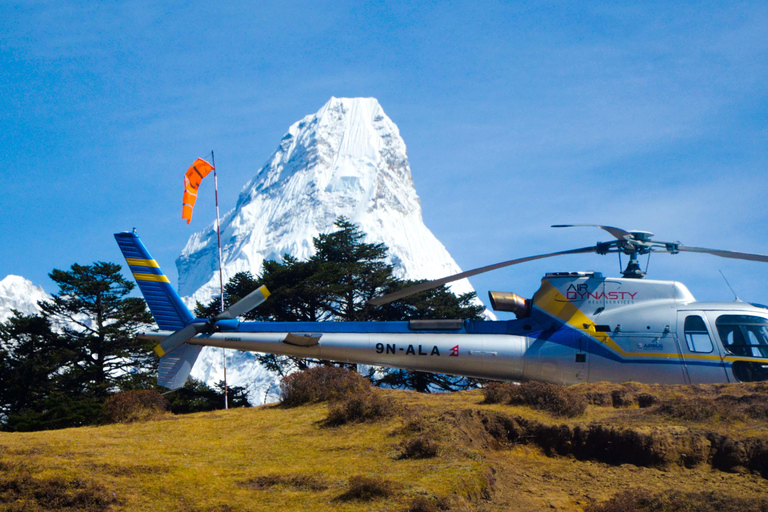 Katmandu: Passeio de helicóptero ao Monte Everest e ao acampamento base