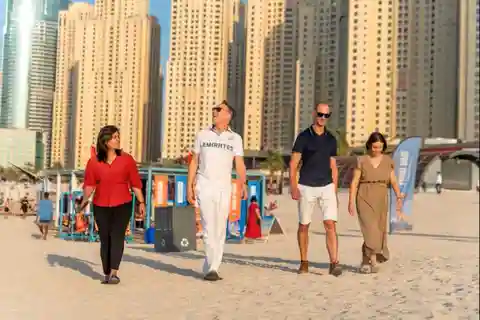 トレンディなドバイマリーナ、JBR、ブルーウォーターズ島ガイドツアー
