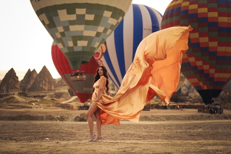 Capadocia: Sesión fotográfica privada con vestido volador al amanecer