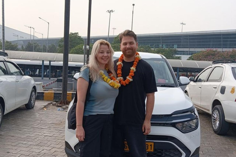 Delhi, Agra & Jaipur: Private One-Way Transfer All-Inclusive Agra to Delhi: Private One-Way Transfer All-Inclusive