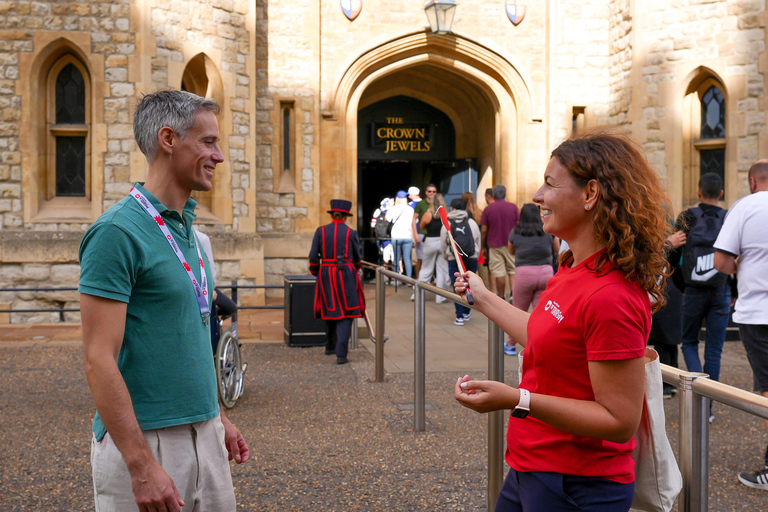 London: Tower of London Guided Tour with Boat RideLondon: Guided Tour of the Tower of London with Boat Ride