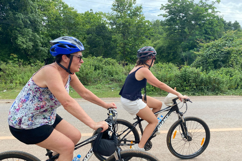 Luang Prabang: Half-Day Cycling & Pottery Experience