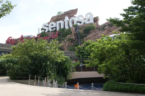 Sentosa Adventure: SEA Aquarium, Cable Car, Madame Tussauds