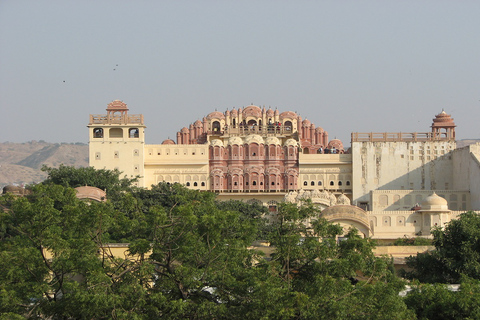 Jaipur: een grote erfgoedtour op dezelfde dag - Heritage Rajasthantour met lunch, monumententicket, alleen auto- en lokale gids.