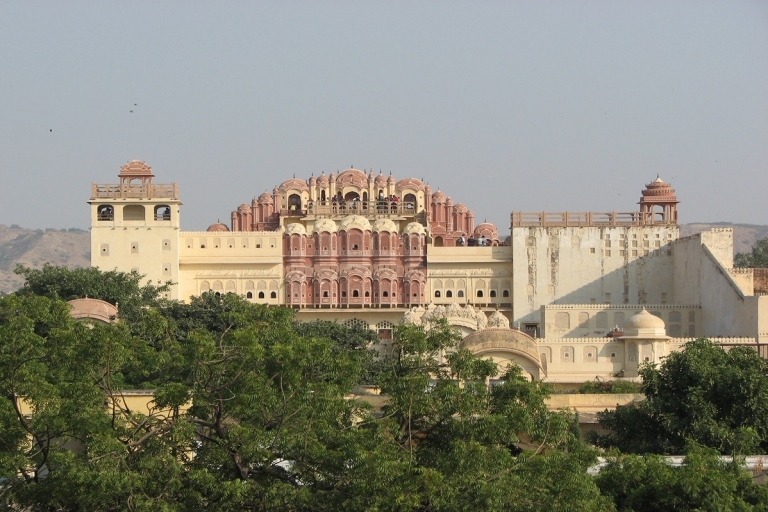 Jaipur: Un Gran Patrimonio en el Mismo Día - Heritage Rajasthanexcursión con almuerzo, entrada a los monumentos, coche y guía local solamente.