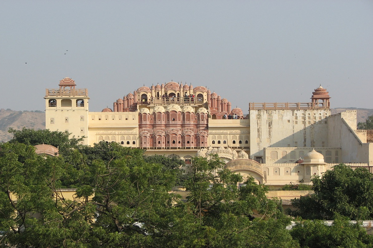 Jaipur: een grote erfgoedtour op dezelfde dag - Heritage Rajasthantour met lunch, monumententicket, alleen auto- en lokale gids.