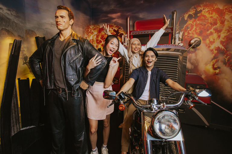 Singapura: Bilhete de entrada para o museu de cera Madame TussaudsBilhete Standard + Marvel Universe 4D + Corrida VR