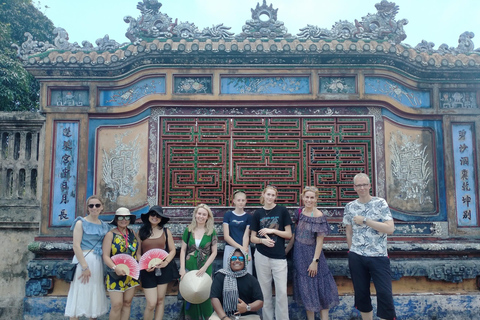 Ganztagestour durch die Stadtführung von Hue: Zitadelle, Pagode &amp; Drachenboot