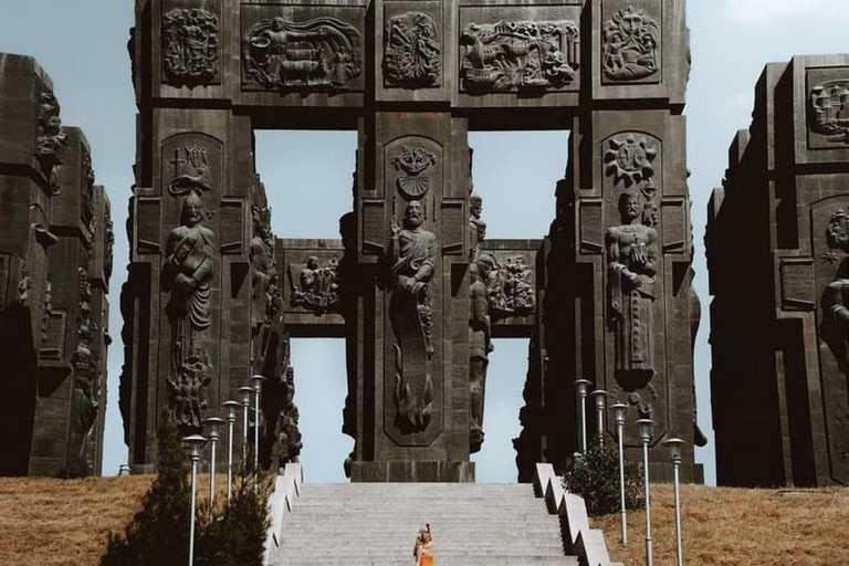 Tbilisi: City Highlights Tour by Car with Chronicles & Wine Private Tour With Hotel Pick-up