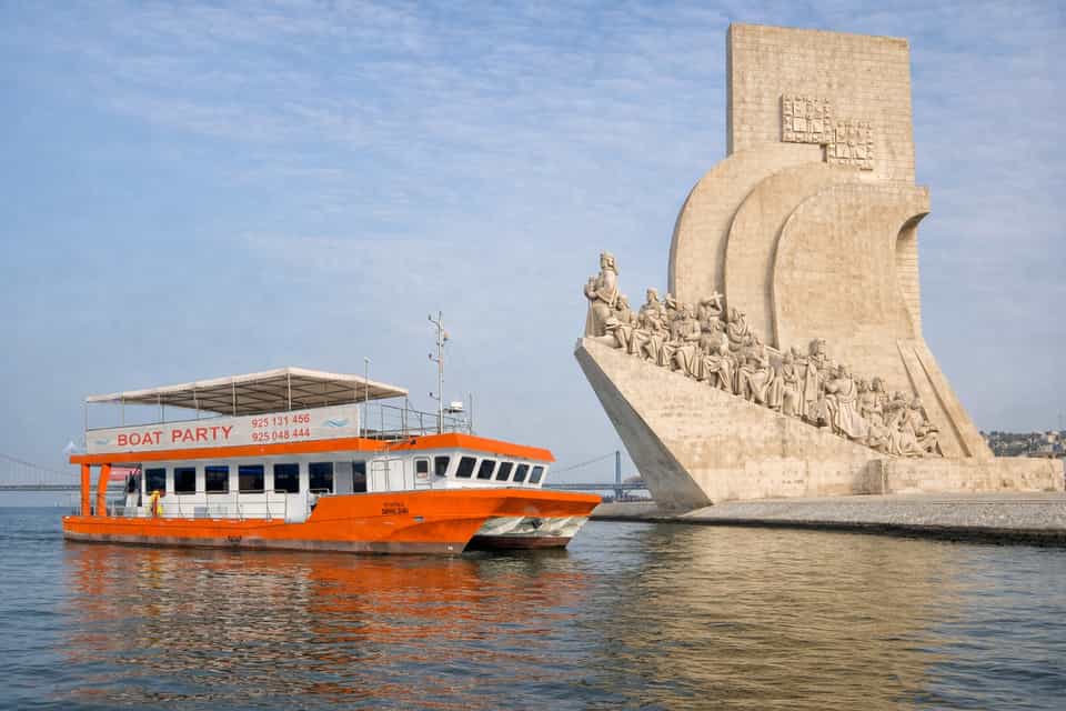 Panoramafahrt mit Schwimmstopp und offener Bar