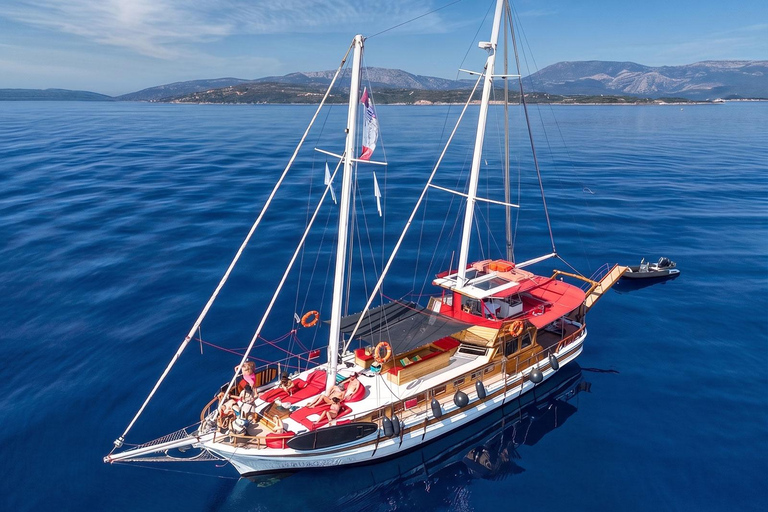 Sunset Cruise Athens Riviera – Half Day Swimming&BBQ onBoard