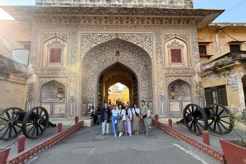 Jaipur : Visite d&#039;une journée complète des points forts de la ville avec un guide touristiqueVisite d&#039;une journée de Jaipur en voiture privée + guide + déjeuner + monuments