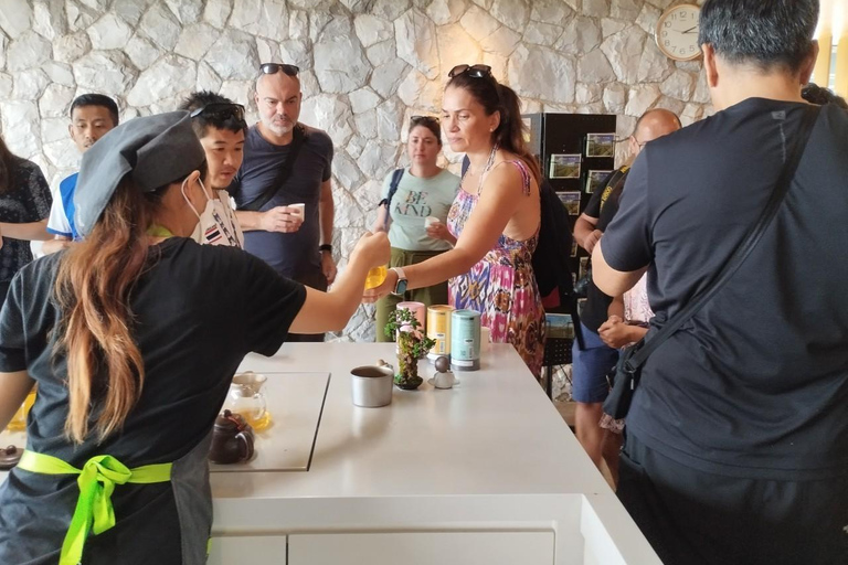 Chiang Rai:Guided Highlights Full-Day Tour-FREE LUNCH BUFFET Experience the Wonders of Chiang Rai with Free Thai Buffet