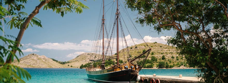 Zadar : Excursion en bateau avec vin à volonté et 3 arrêts