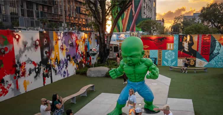Miami: Wynwood Walls, Galleries, and Murals Guided Tour photo 17