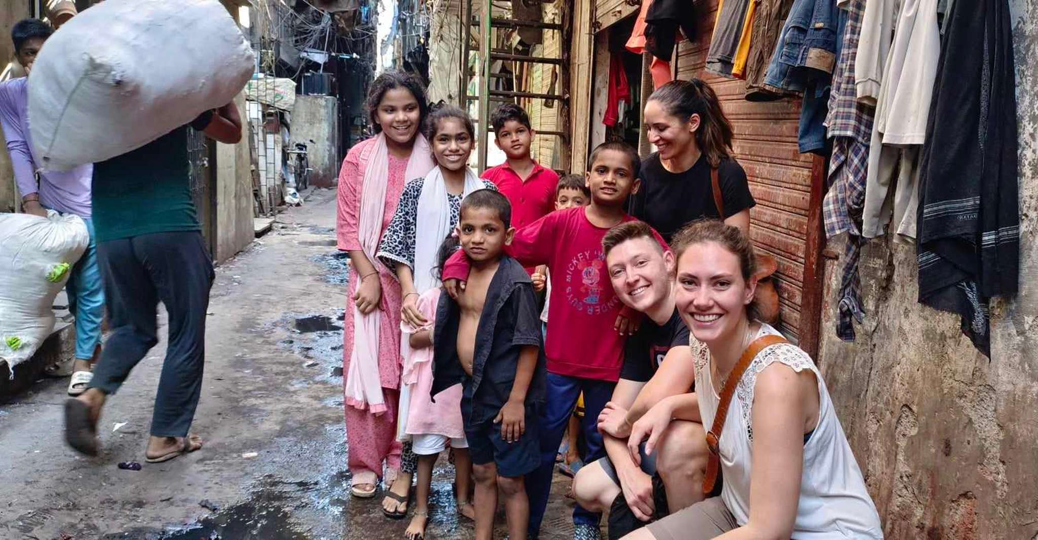 Private Best Dharavi Slumdog Tour by a Local with Pick&drop - Housity