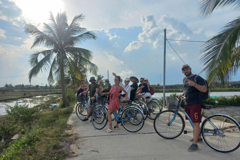 Passeio turístico de bicicleta pela zona rural de Hoi An em particular ou em grupoPasseio de bicicleta em grupo com saída de Hoi An