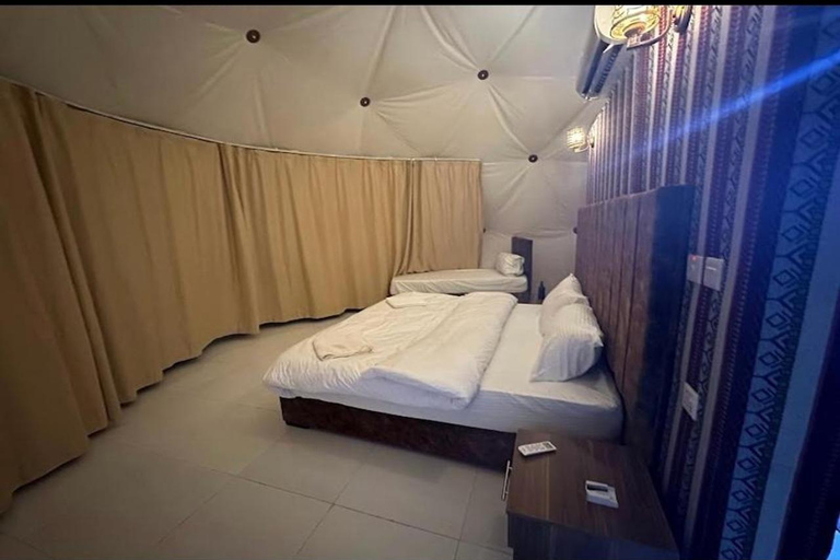 Wadi Rum: 6-Hour Jeep Tour with Bubble Tent Stay and 2 Meals
