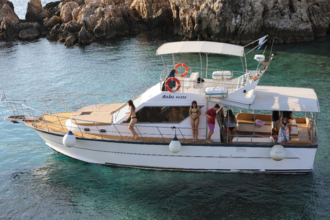 Aeolus Motor Yacht cruise in Paros