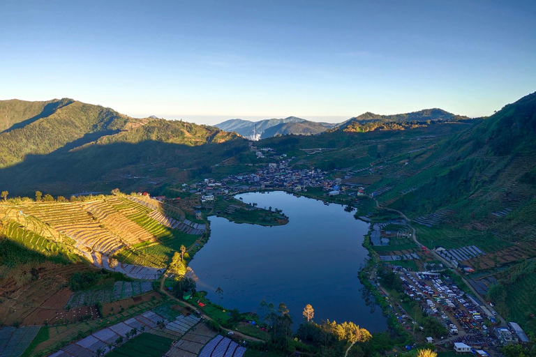 从日惹出发的日出西库尼尔山和迪恩高原之旅从日惹到日出 Sikunir 和 Dieng 高原之旅