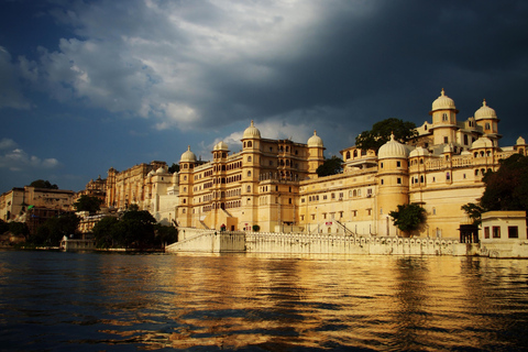 Udaipur: Tour particular de 2 dias com Kumbhalgarh e Ranakpur